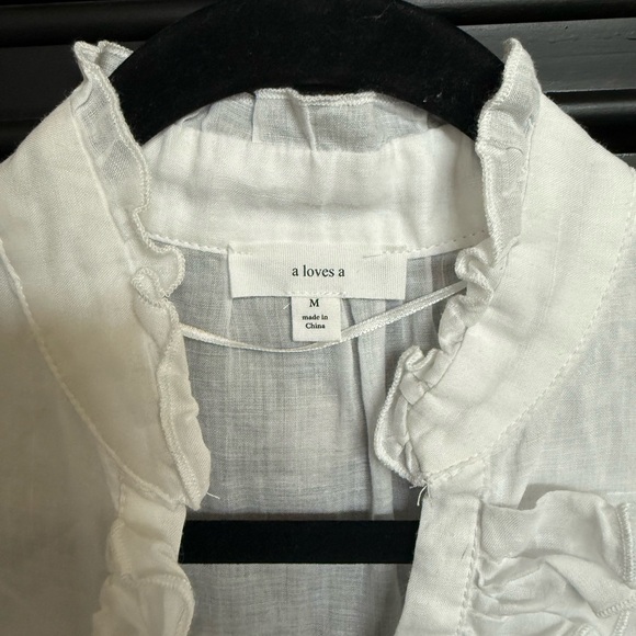 Chic White Ruffled Blouse - Picture 2 of 2